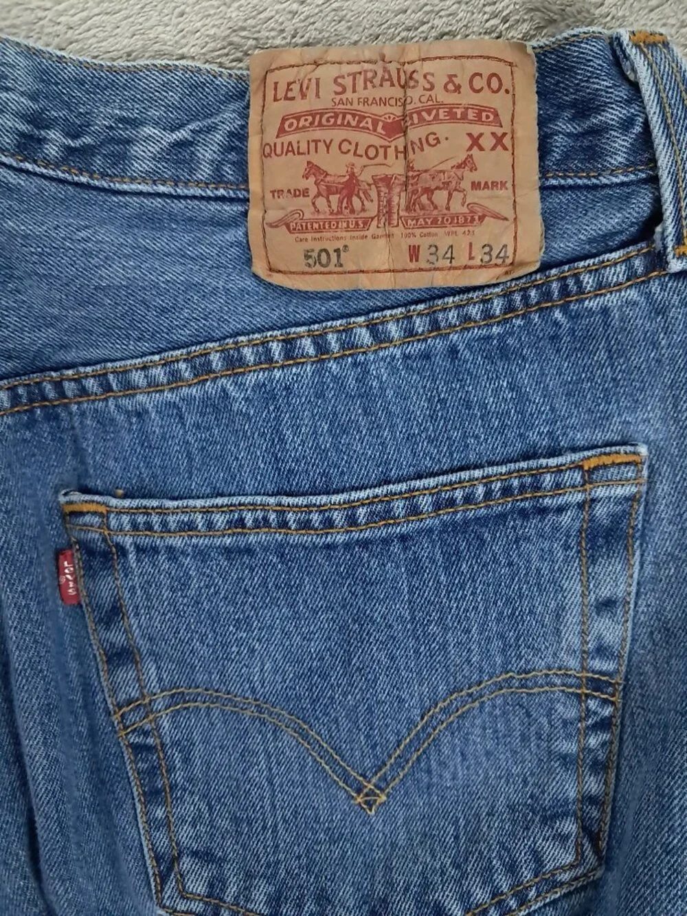 Levis 501 XX Jeans Men 33x33, Tag 34x34 Blue Denim Button Fly Relaxed Straight